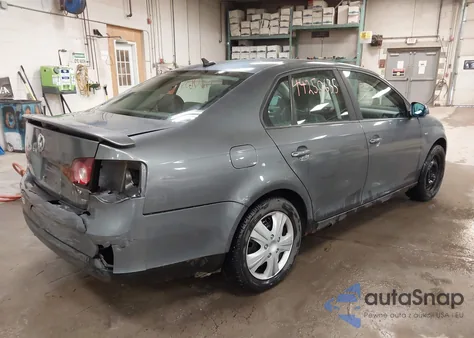 2008 Volkswagen Jetta Wolfsburg Edition z USA, uszkodzony, nr VIN 3VWRA71K88M173557